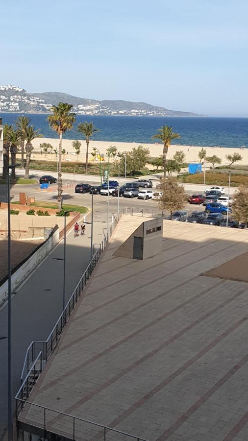 Les Vagues Au Balcon Apartman Empuriabrava Kültér fotó