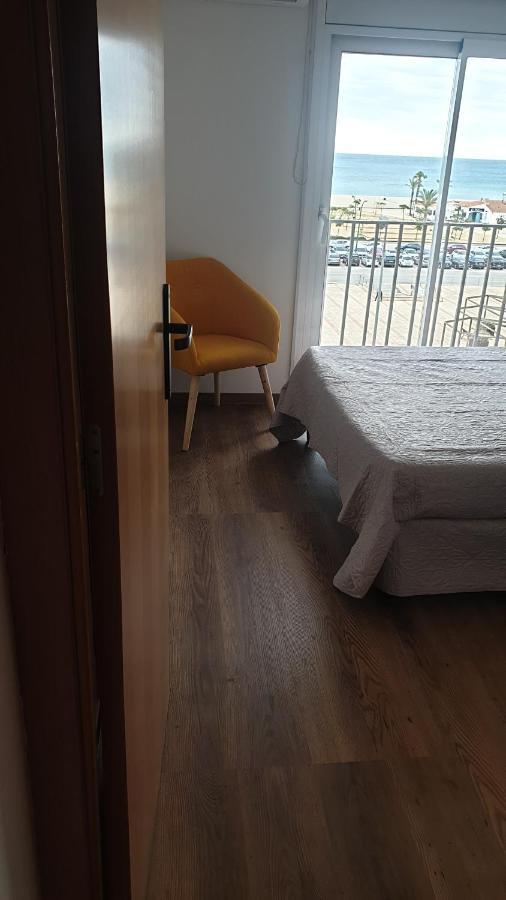 Les Vagues Au Balcon Apartman Empuriabrava Kültér fotó